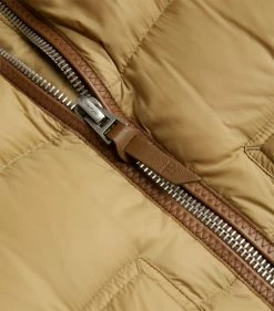 TOM FORD Lightweight Quilted Gilet 272 LT BGE SLD Gilets 10 TOM FORD Lightweight Quilted Gilet 272 LT BGE SLD Gilets -Tom Ford Store tom ford lightweight quilted gilet 17530951 37205603 1000